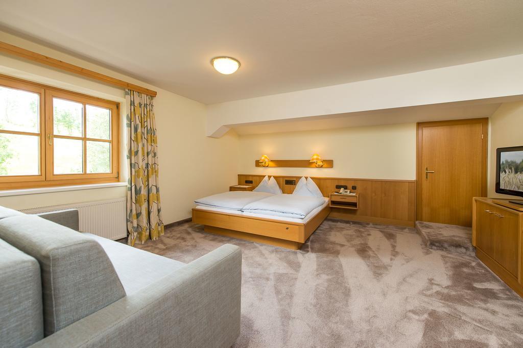 Pension Appartements Alpenblick Maria Alm am Steinernen Meer Bagian luar foto