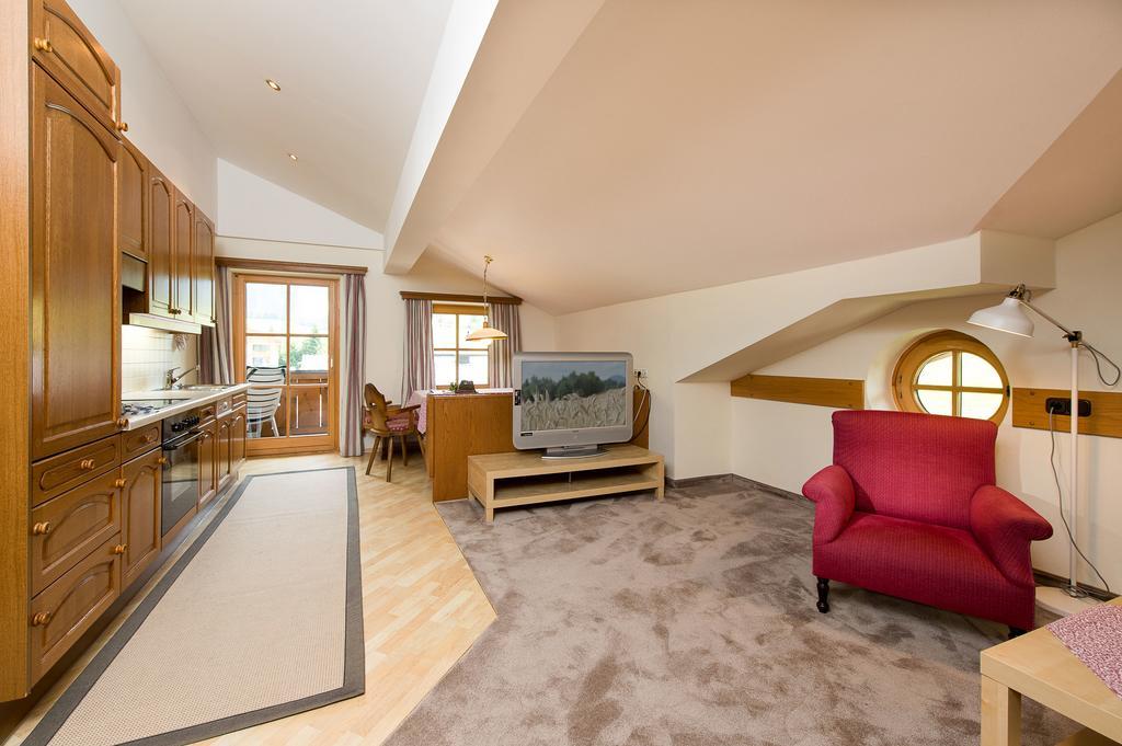 Pension Appartements Alpenblick Maria Alm am Steinernen Meer Bagian luar foto