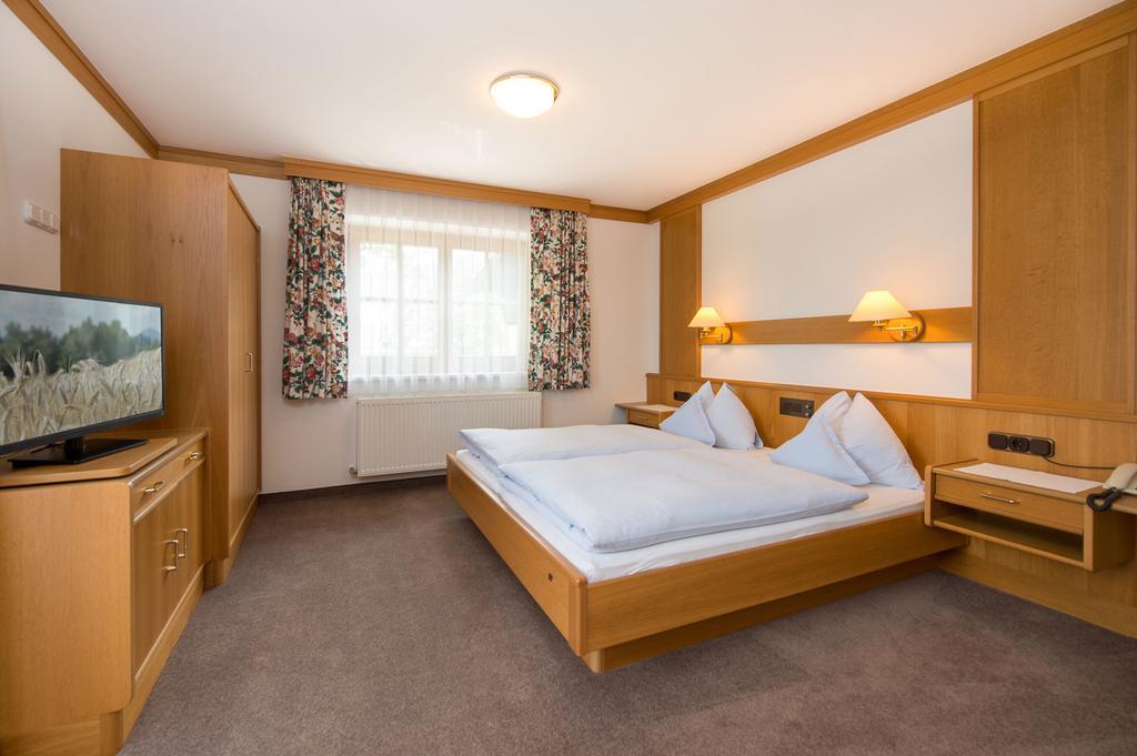Pension Appartements Alpenblick Maria Alm am Steinernen Meer Bagian luar foto